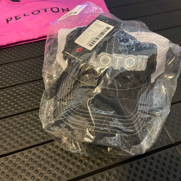 Peloton trucker hat NIB - Picture 2 of 3